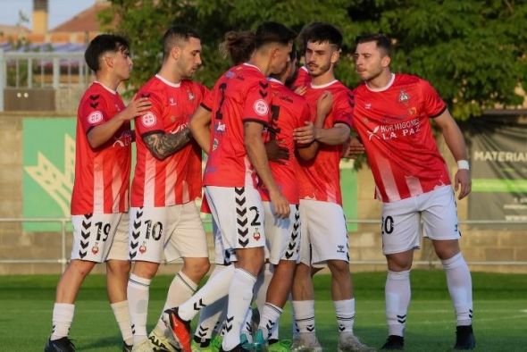 El Calamocha regresa al triunfo y se coloca de lleno en el pelotón cabecero de Tercera (3-1)