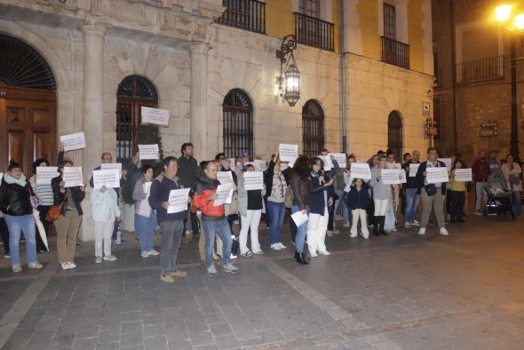 La concentración de apoyo a los afectados de San Francisco llama a tejer alianzas
