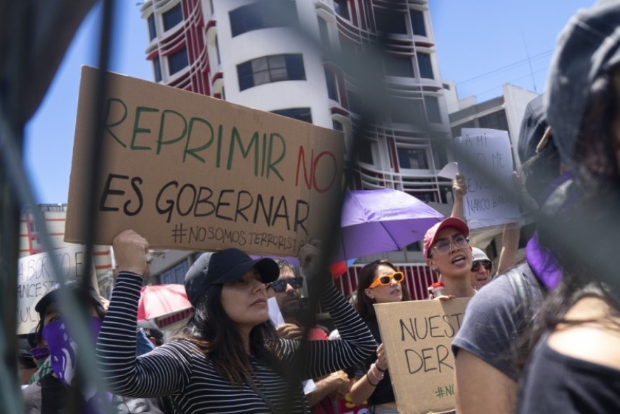 Mi derecho  a conducir  por la izquierda