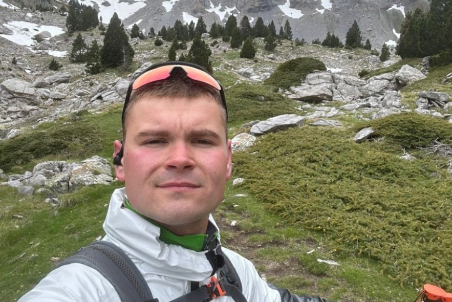 Maciej Zach Baziuk, autor de una guía práctica de iniciación para senderistas: “Ayudo a interpretar distancias  y desniveles y relacionarlos  con la propia capacidad física”
