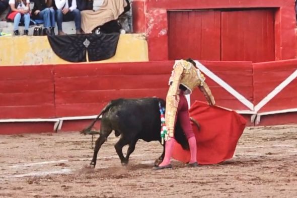 Tomás González yerra con los aceros una faena de triunfo grande a más de tres mil metros de altitud