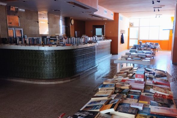 El antiguo bar El Gancho de Caminreal acoge un evento de venta de libro usado