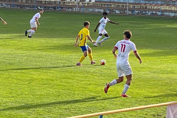 El Robres de Lucas Beltrán deja de nuevo de vacío al CD Utrillas (2-0)