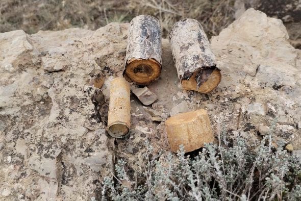 La Guardia Civil detona en Singra varios artefactos  de la Guerra Civil