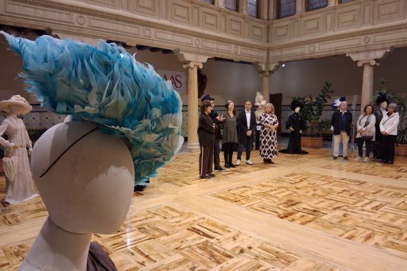 Pasado y presente de la sombrerería  se miran cara a cara en una exposición