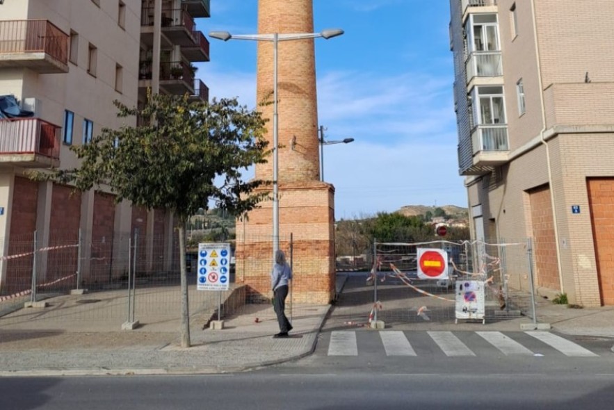 El Ayuntamiento  de Alcañiz inicia la rehabilitación de la chimenea de la Tejería