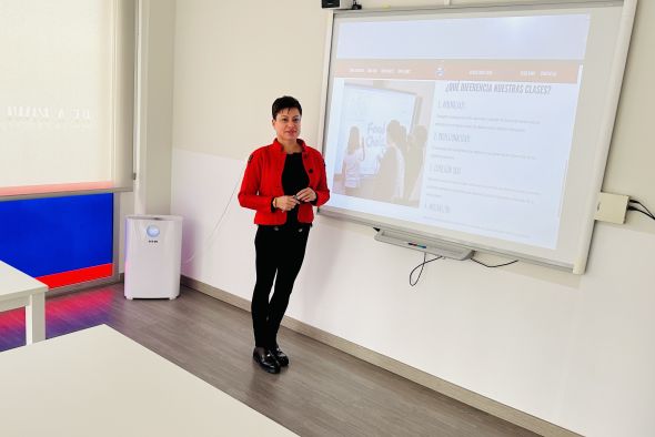 Guadalupe M. Marco Pinzón, profesora de Idiomas: El entusiasmo y el amor por la enseñanza pueden florecer en los escenarios más remotos