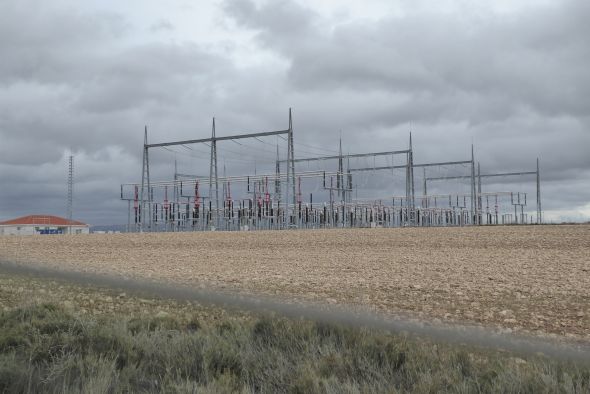 Teruel Existe y PAR chocan en las Cortes por la línea eléctrica Mezquita-Platea