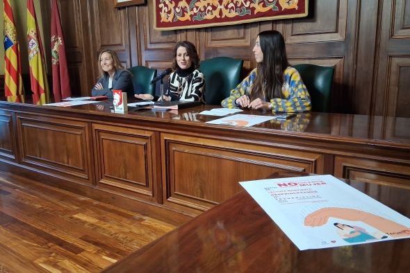 La plaza del Torico acoge hoy la lectura del manifiesto en un acto institucional