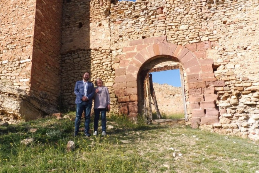 El PSOE pide al Gobierno de Aragón que ayude a Torre de las Arcas a consolidar su castillo