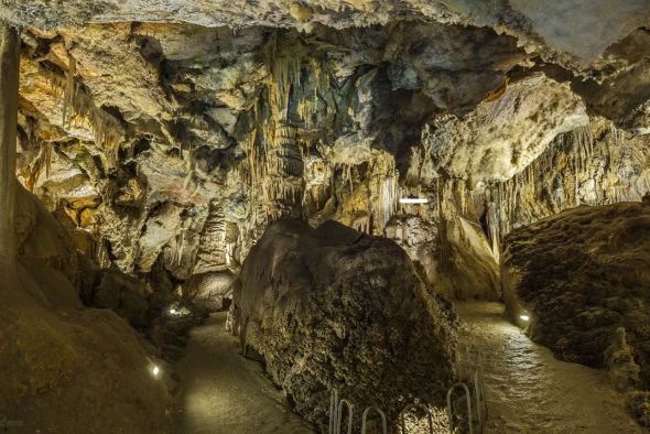 Las Grutas de Cristal de Molinos deslumbran como uno de los tesoros subterráneos de la Comunidad