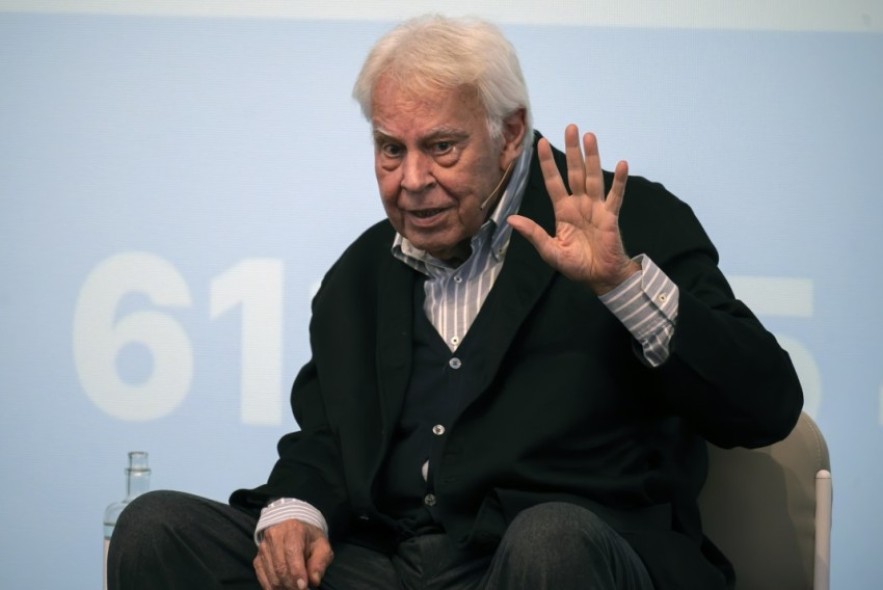 Felipe González dice que no se debe cuestionar la legitimidad de los tribunales