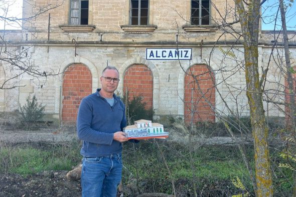 Un nuevo recortable refuerza la defensa del paso del tren en Alcañiz