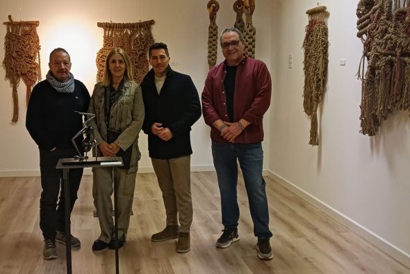 Valero, Diego Arribas y Córdoba Llamazares inauguran ‘Raíz y Materia’