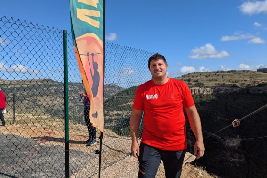 Marcos Jiménez Tirado, gerente de Geoventur y Vértigo Maestrazgo: “La tirolina de Cantavieja ofrece la experiencia de volar como  un pájaro en un paisaje único”