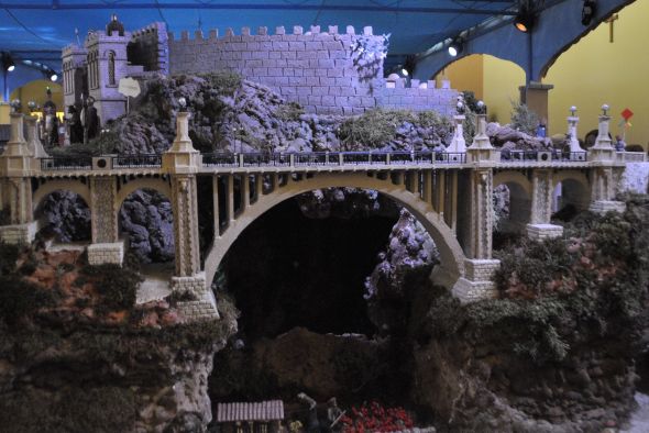 El Belén de San Pedro es ya un símbolo de la Navidad en Teruel tras más de dos décadas de su creación