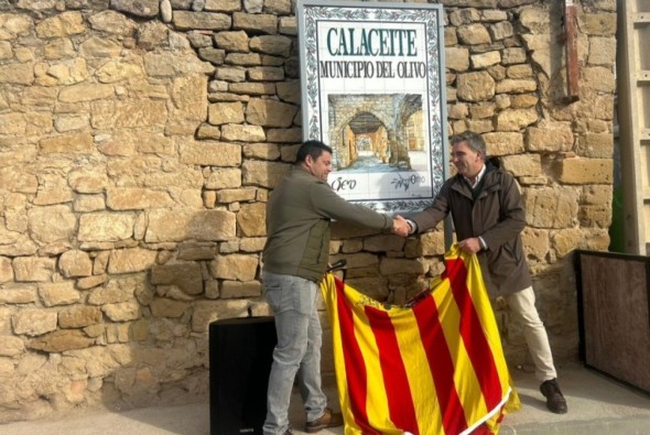 Calaceite desvela una nueva placa por su reintegración en la AEMO