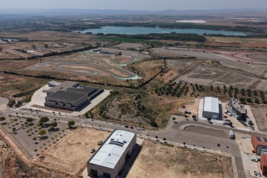 La Reala, un yacimiento excepcional entre goma quemada y ruido de motor