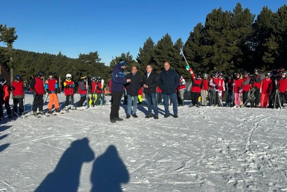 Las instituciones preparan sus campañas para acercar el esquí a los escolares turolenses