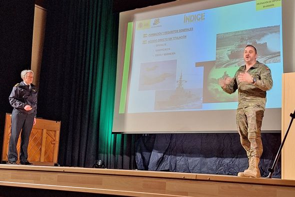 Las Fuerzas de Seguridad enseñan en el Vega del Turia sus salidas profesionales