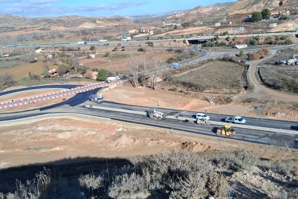 Las máquinas se afanan en intentar acabar el primer acceso al Hospital