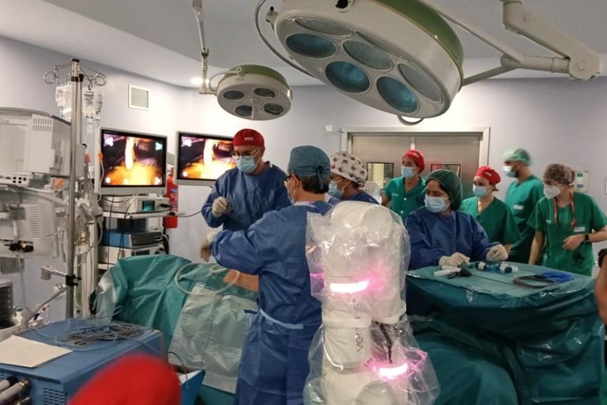 El Hospital Obispo Polanco ya ha realizado las dos primeras intervenciones con el robot Versius
