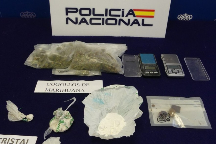 La Policía Nacional detiene a dos personas por un delito contra la salud pública