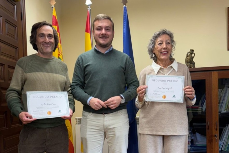 Daniel Juan gana el premio fotográfico y María Navarro el literario