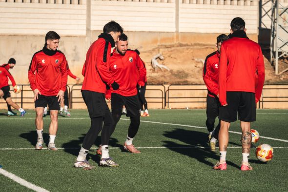 El CD Teruel vuelve a pisar el verde tras el parón navideño