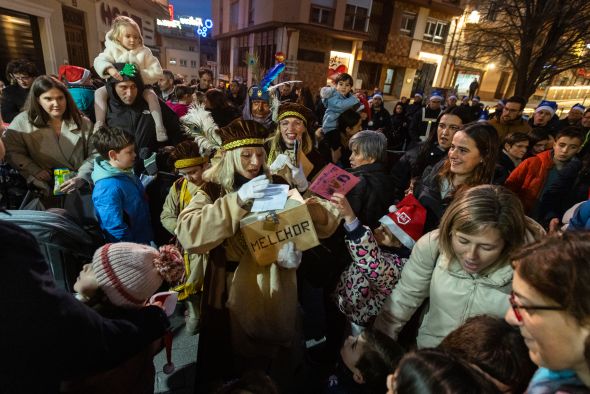 El Cartero Real se fue de Teruel con más de 2.000 cartas para sus majestades