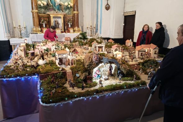 Las ermitas del Loreto y Santa Ana se suman al belén de Linares para darle personalidad