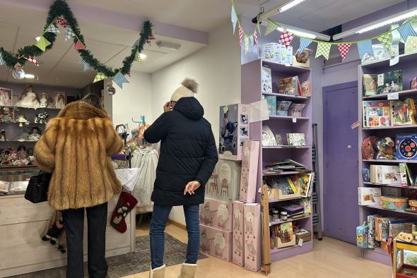 El día de Reyes llena hogares  de regalos y dinamiza el comercio local