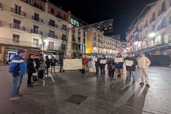 Una concentración anti Trump evidencia el apoyo de los venezolanos de Teruel a EEUU