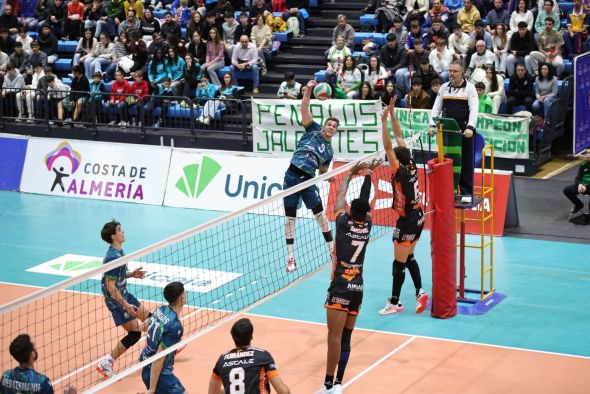 Pamesa Teruel se trabaja un buen triunfo en la pista de Unicaja (2-3)