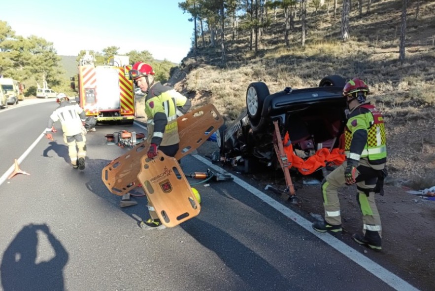 Un muerto y dos heridos graves, en un accidente de tráfico en Mora de Rubielos