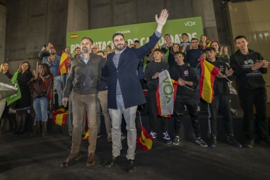 Abascal advierte a Azcón de que el adelanto se volverá en su contra como en Extremadura