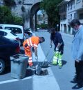 El Ayuntamiento de Teruel continúa limpiando los sumideros tras la tormenta de agua y granizo del pasado miércoles