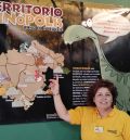 Irene Granja, la guía más veterana de las sedes de Territorio Dinópolis: de no saber nada de dinosaurios a hacerse un particular ‘máster’  en estos gigantes