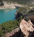 Estudian un desprendimiento junto a la presa del Puente de Santolea y suspenden el baño y las actividades acuáticas