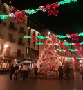 El Ayuntamiento cambiará el actual sistema de iluminación artística de la plaza del Torico, que ha sido un fracaso