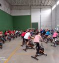 Pedaladas estáticas solidarias en Alcañiz en favor de Afedaba Los Calatravos