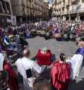 La retreta abre paso a la semana de Pasión con algunas imágenes inéditas en la plaza del Torico