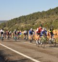 Vicente Marco, primero bajo el arco de meta en Valdelinares en la XXVI Cicloturista Sierra de Gúdar