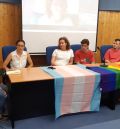 Una mesa redonda sobre la juventud trans abre los actos del Orgullo LGTBIQ en Teruel:  “No todo es azul o rosa ni todo es vagina o pene. Somos muy diversos”