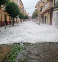 Una intensa tormenta de granizo daña farolas y lunas de vehículos en Andorra