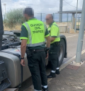 La Guardia Civil de Tráfico intercepta en Aguaviva a un camionero conduciendo un vehículo con el tacógrafo manipulado