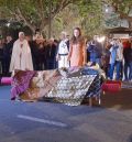 La escena del beso de Las Bodas, la más fotografiada en la Cabalgata del Patrimonio en Valencia