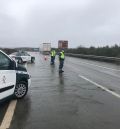 La Guardia Civil investiga un accidente de un vehículo conducido por una persona bajo influencia de drogas tóxicas