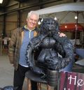 José Manuel Jiménez Gómez, artesano con neumáticos usados: “Todo se basa en la artesanía y sale de la mente del hombre, ninguna máquina inventa nada”