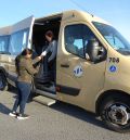 Satisfacción entre los vecinos por el bus de los barrios rurales, que piden ampliar más días